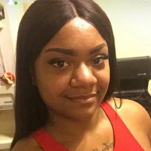 Meet your Posher, Cornelia - Picture 1 of 1